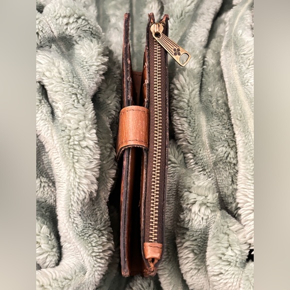 PATRICIA NASH NAZARI WORLD MAP•HUMMINGBIRD LEATHER WALLET - Picture 9 of 14